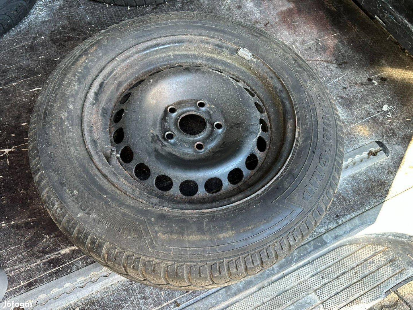 6 1/2Jx 15H2 ET33 AUDI 195/65R15 91T Semperit téli [1db]